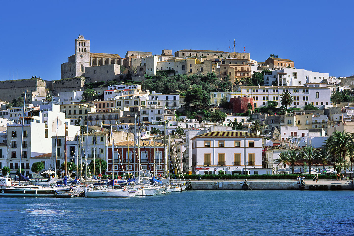 Alquiler de coches Dalt Vila